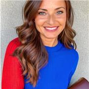 Ciao a tutti! Sono un insegnante qualificato e appassionato, con anni di esperienza nel campo dell'educazione. Offro servizi di aiuto compiti per studenti delle scuole elementari, medie e superiori. Il mio approccio è personalizzato per adattarsi alle esi